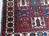 Vintage Persian Bakhtiari Oriental Rug 5’5”x 6’9”