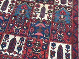 Vintage Persian Bakhtiari Oriental Rug 5’5”x 6’9”