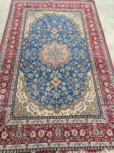 Vintage Persian Isfahan Oriental Rug  5’1”x 8’2”