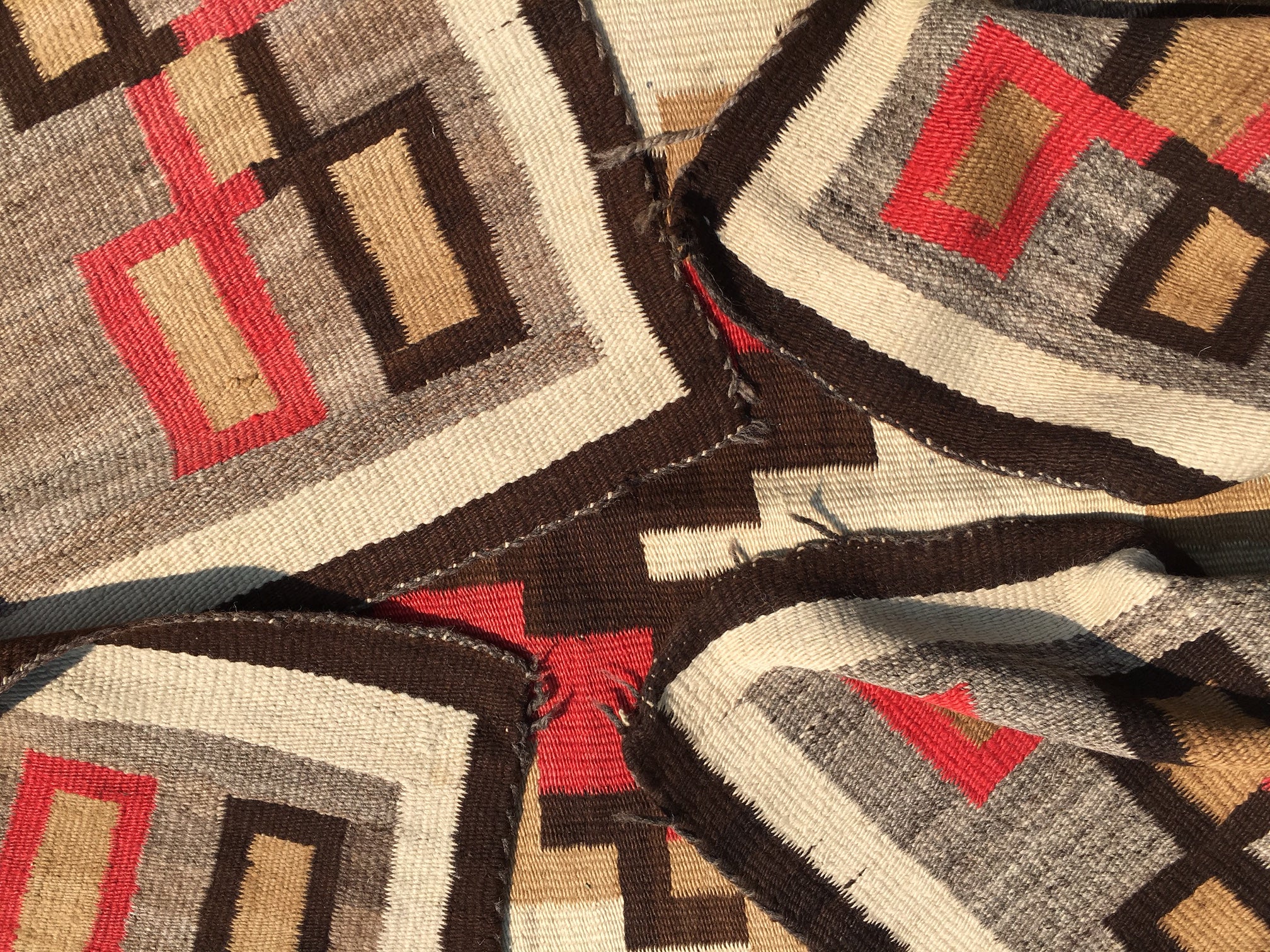 ナバホラグ Navajo Rug navajo rug アンティーク ナバホ族伝統工芸NAVAJO Rug・ナバホラグ・チェロ（羊毛の織物）【Two